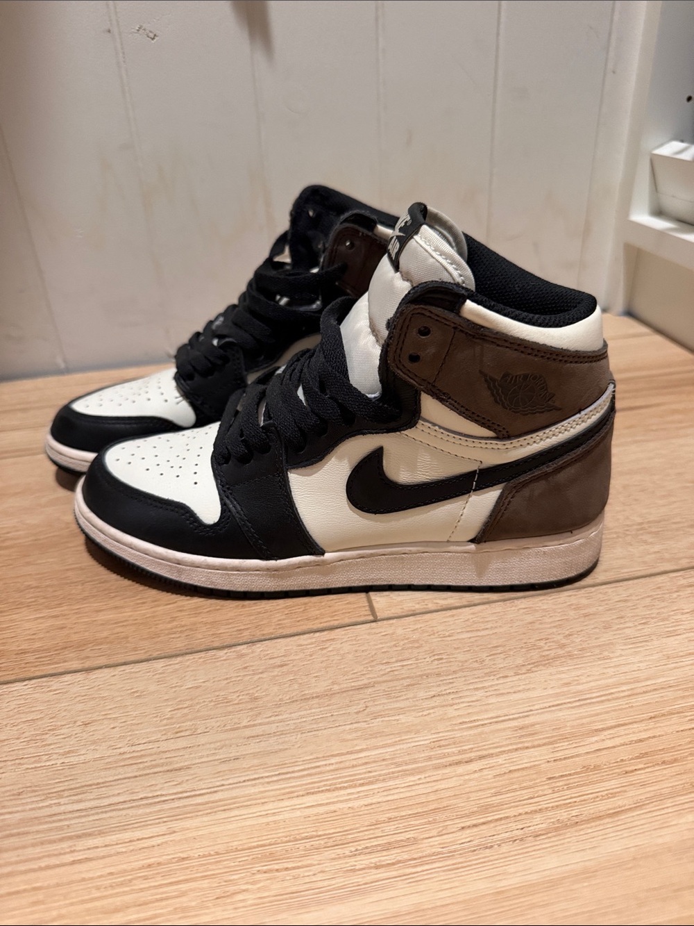 Air Jordan 1 Retro High OG mocha Sneakers
